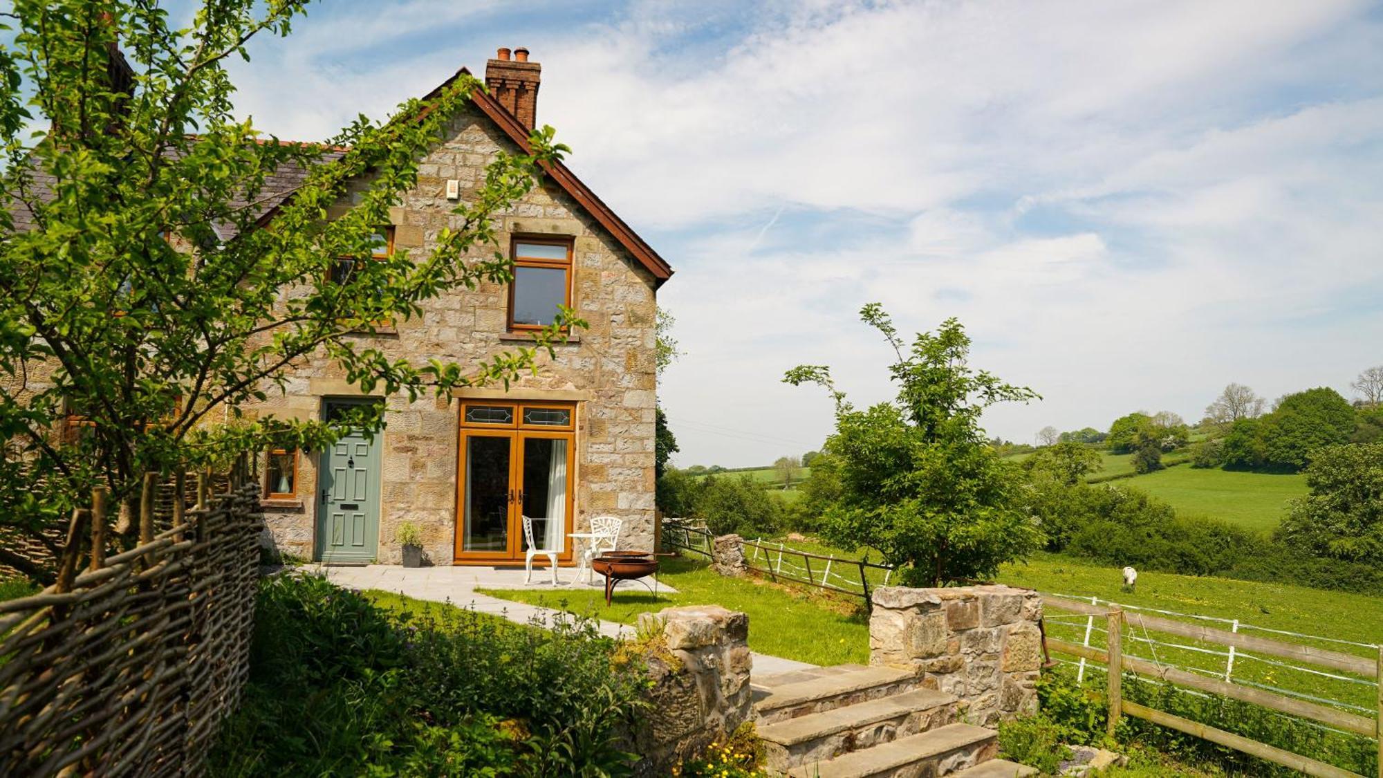 Tranquil Countryside Cottage For Two Wrexham Exterior photo